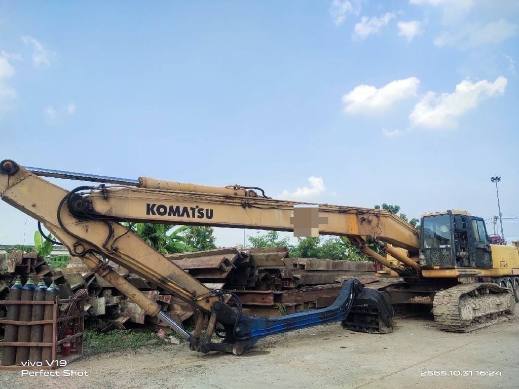 KOMATSU PC400-6 ไวโบ บูมยาว 16 เมตร ปักได้ ถอนได้ KOMATSU PC400-6 ไวโบ บูมยาว 16 เมตร ปักได้ ถอนได้