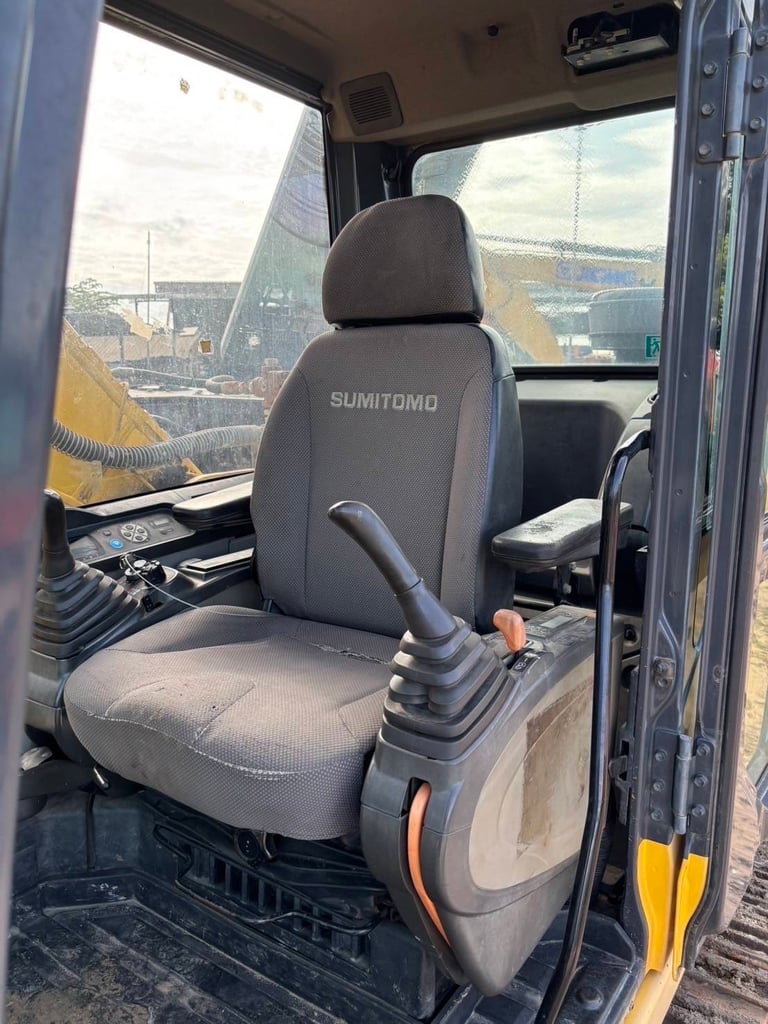 SUMITOMO 210-5F เล่มทะเบียน ไมล์ ช.ม 7130 SUMITOMO 210-5F เล่มทะเบียน ไมล์ ช.ม 7130