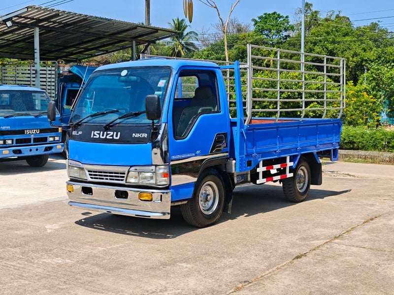 ISUZU NKR เครื่อง100แรงเทอร์โบ  4 ล้อกลาง รถห้างแท้