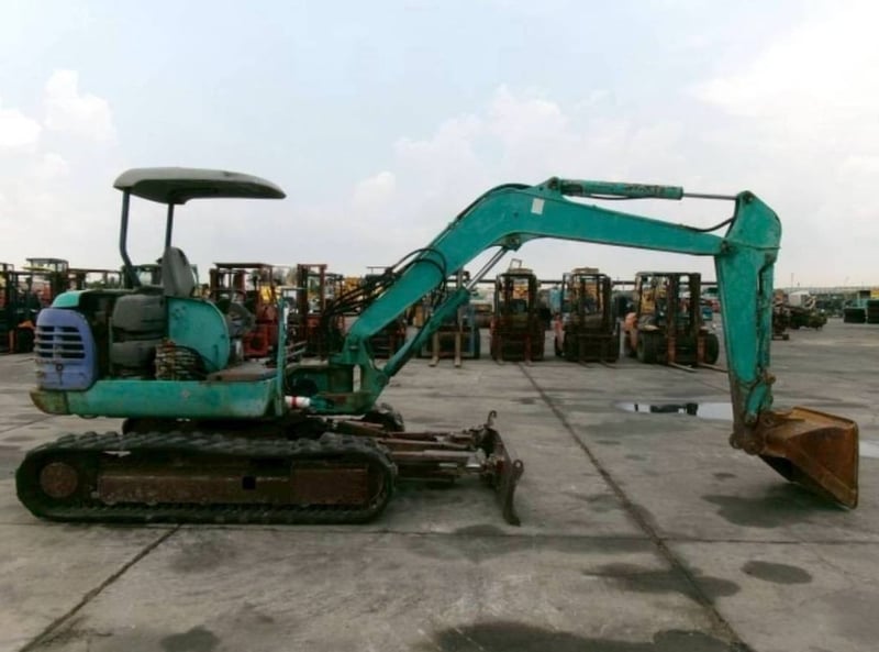KOMATSU PC45R-8 เก่านอกนำเข้า มีผานดันแท็กยางหนาๆ KOMATSU PC45R-8 เก่านอกนำเข้า มีผานดันแท็กยางหนาๆ