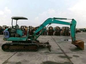 KOMATSU PC45R-8 เก่านอกนำเข้า มีผานดันแท็กยางหนาๆ KOMATSU PC45R-8 เก่านอกนำเข้า มีผานดันแท็กยางหนาๆ