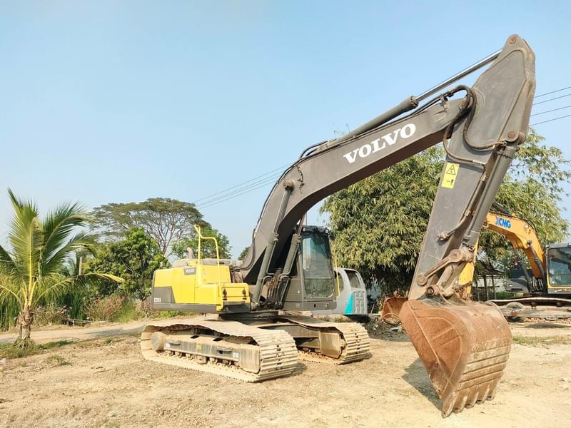 VOLVO EC210D ไมล์ ช.ม 6,500 ช่วงล่วงเต็ม