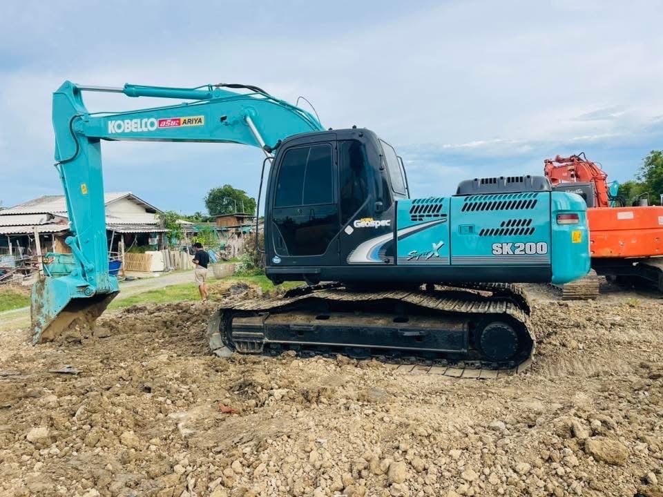 SK200-8YN11 ไฟ้ฟ้าครบ ระบบดี รับประกันสินค้า