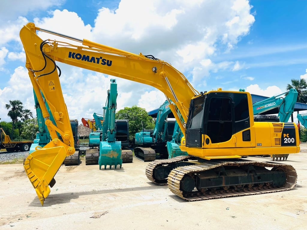 PC200-8N1 ไฟฟ้าครบ ระบบดี พร้อมลายแย็กโรงงาน