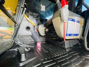 PC200-8MO จอเหลือง กล้องหลัง