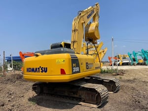 PC200-8MO จอเหลือง กล้องหลัง เครื่องปั้มแห้ง