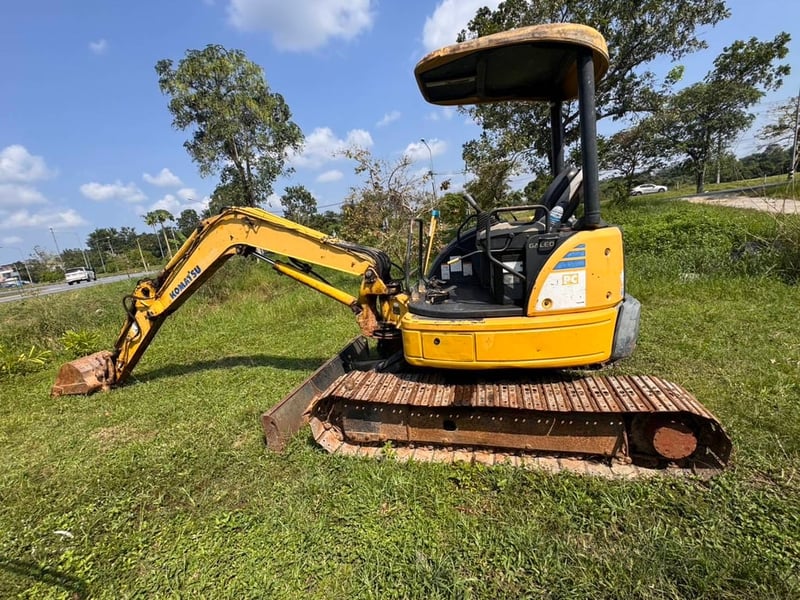 PC40MR-2 รถพร้อมใช้ เล่มทะเบียน