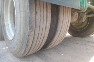 ขายหางแท็ง สามเพลา บรรทุกกากน้ำตาน บรรจุ 18.000 ลิตร ขายหางแท็ง สามเพลา บรรทุกกากน้ำตาน บรรจุ 18.000 ลิตร