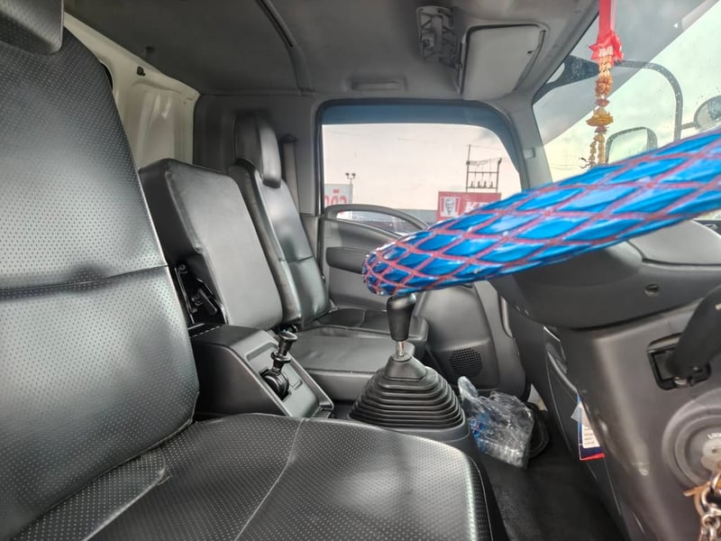 10 ล้อติดเครน ISUZU FVM 240 แรง คลัซซีMT ขนาด 6 ตัน