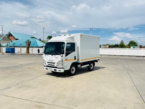 ISUZU NLR 130 ตู้เเห้ง 2 บาน ISUZU NLR 130 ตู้เเห้ง 2 บาน