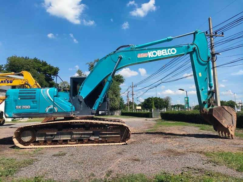 KOBELCO SK 200-10 ตัวท็อป ไมล์ 8,800 ช.ม KOBELCO SK 200-10 ตัวท็อป ไมล์ 8,800 ช.ม