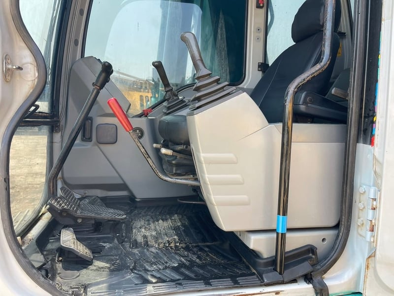 SK200-6YN10 สุเปอร เครื่องดีปั๊มแห้ง