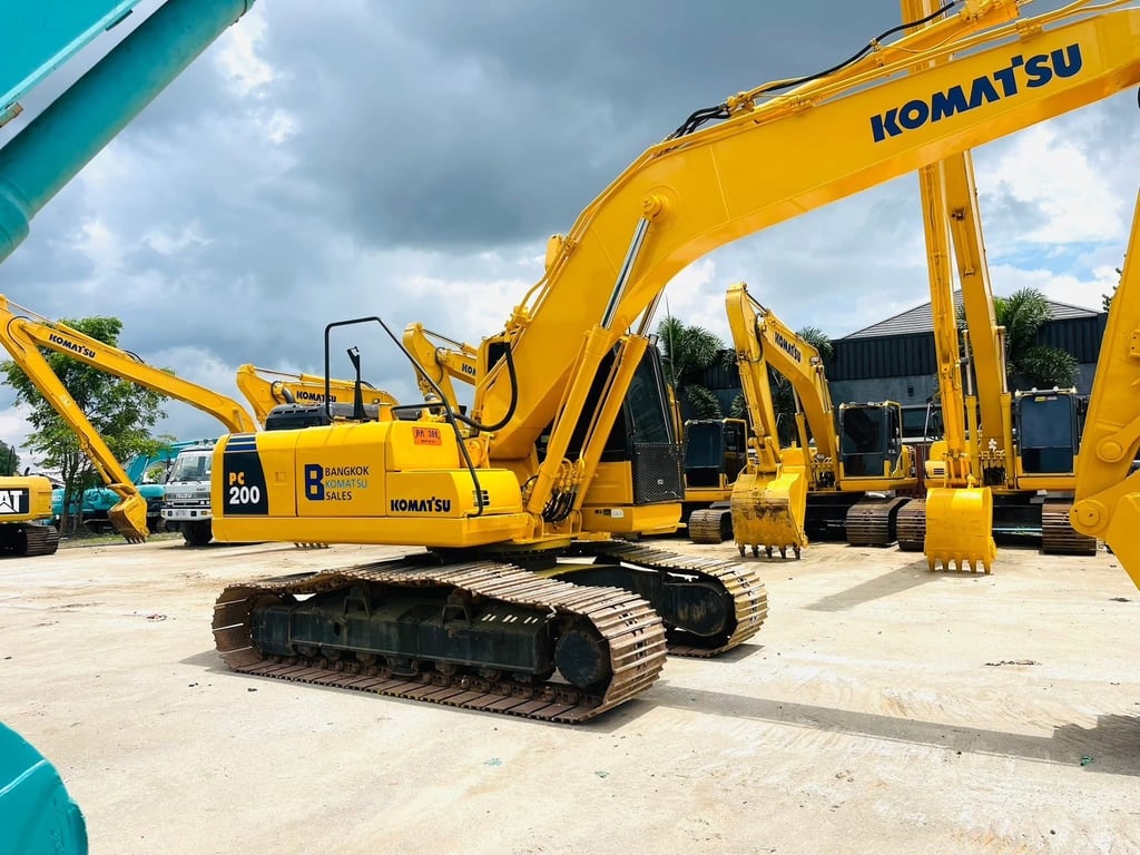PC200-8N1 ไฟฟ้าครบ ระบบดี พร้อมลายแย็กโรงงาน