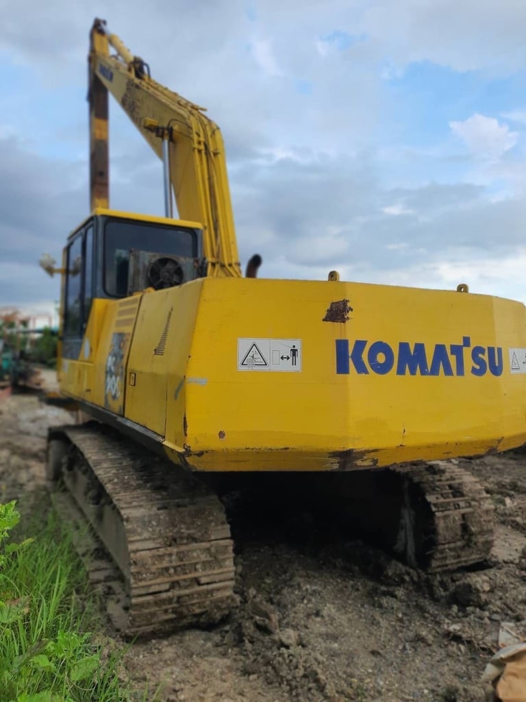 PC200-5 บูมยาว 16 เมตร ระบบไฟฟ้าครบ PC200-5 บูมยาว 16 เมตร ระบบไฟฟ้าครบ