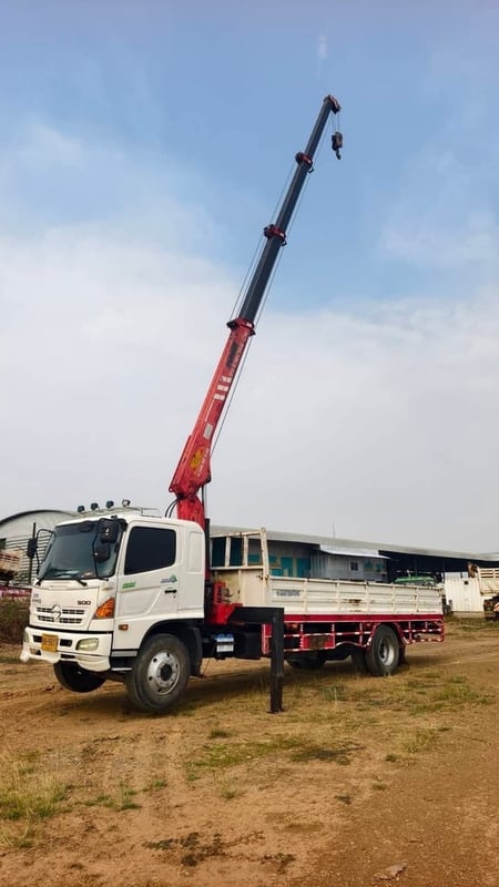 HINO FG8J 212 แรง  ติดเครน 5 ตัน 