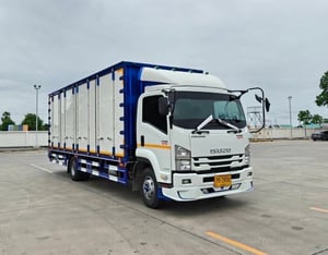 ISUZU FRR 210 แรง ตู้แห้ง 10 บาน ยาวใน 7.43 เมตร ยางใหม่ ไมล์ 167,328 กิโล ISUZU FRR 210 แรง ตู้แห้ง 10 บาน ยาวใน 7.43 เมตร ยางใหม่ ไมล์ 167,328 กิโล