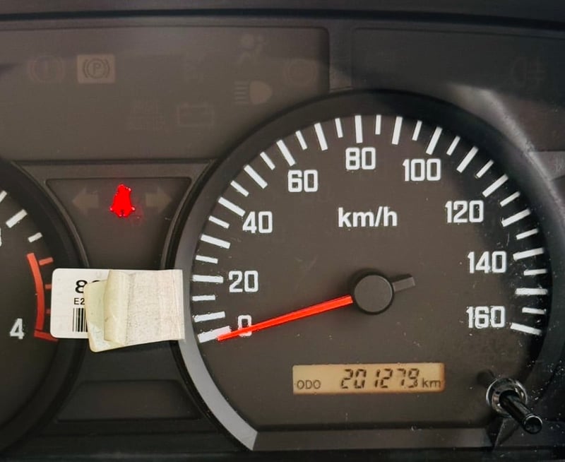 ISUZU NPR 150 ตู้เเห้ง 10 บานเปิด ได้รอบ