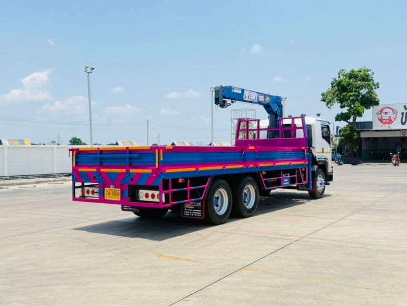 ISUZU FVM 300 แรง 10ล้อติดเครน 5 ตัน