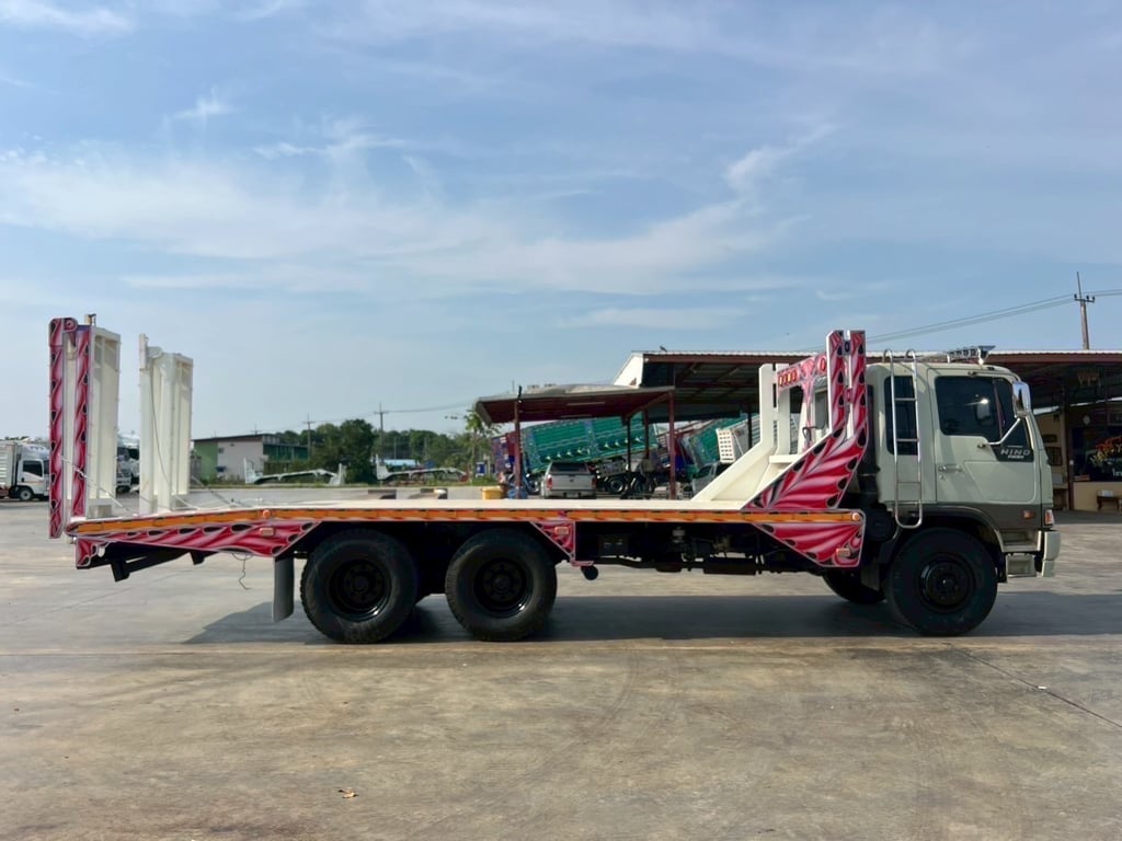 HINO FW3H 195 แรง 2 เพลา ท้ายลาด บรรทุกรถ กะบะต่อใหม่ HINO FW3H 195 แรง 2 เพลา ท้ายลาด บรรทุกรถ กะบะต่อใหม่