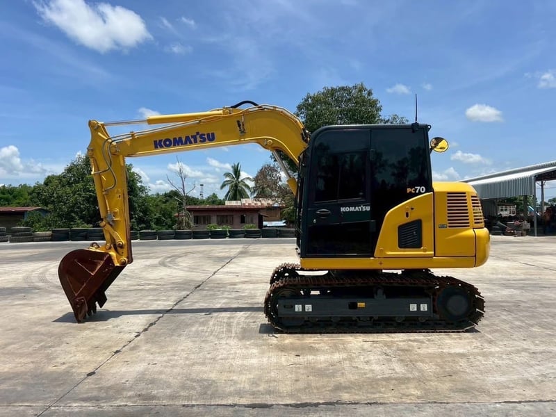รถแบคโฮ KOMATSU PC70-8  ไมล์ ช.ม 898