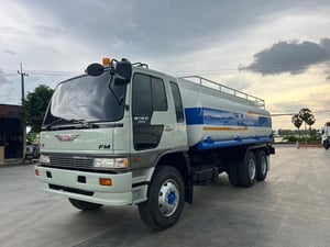 HINO FM1M 220 สองเพลา ท้ายลาด บรรทุกน้ำ  แท็งค์ใหม่