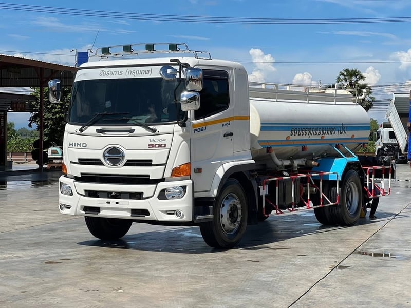 6ล้อทุกน้ำ FG8J 240 แรง แท็งค์สเปรย์น้ำ 8,000 ลิตร แท็งค์ (อู่ พีค การาจ)