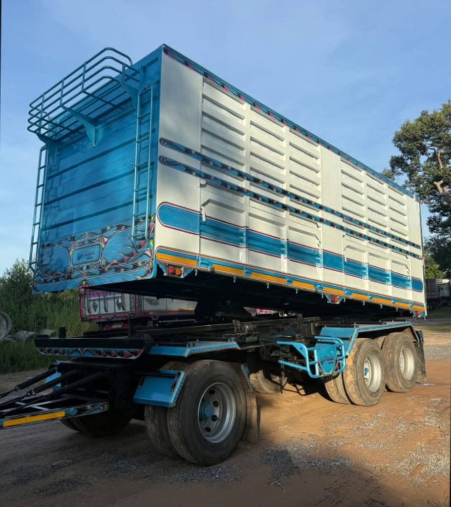 ISUZU FXZ 360 แรง พ่วงแม่ลูก ดั้มพ์ ใส่ของได้ 30 ตัน ISUZU FXZ 360 แรง พ่วงแม่ลูก ดั้มพ์ ใส่ของได้ 30 ตัน