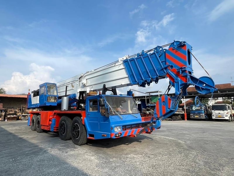  TADANO M1 เครนเครน 120 ตัน  มีรับประกัน ปี 2544 อิฐ