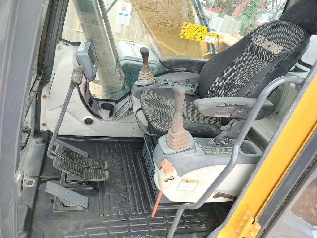 XCMG XE215C ชุดแจ้งจำหน่าย เครื่องปั้มดี XCMG XE215C ชุดแจ้งจำหน่าย เครื่องปั้มดี