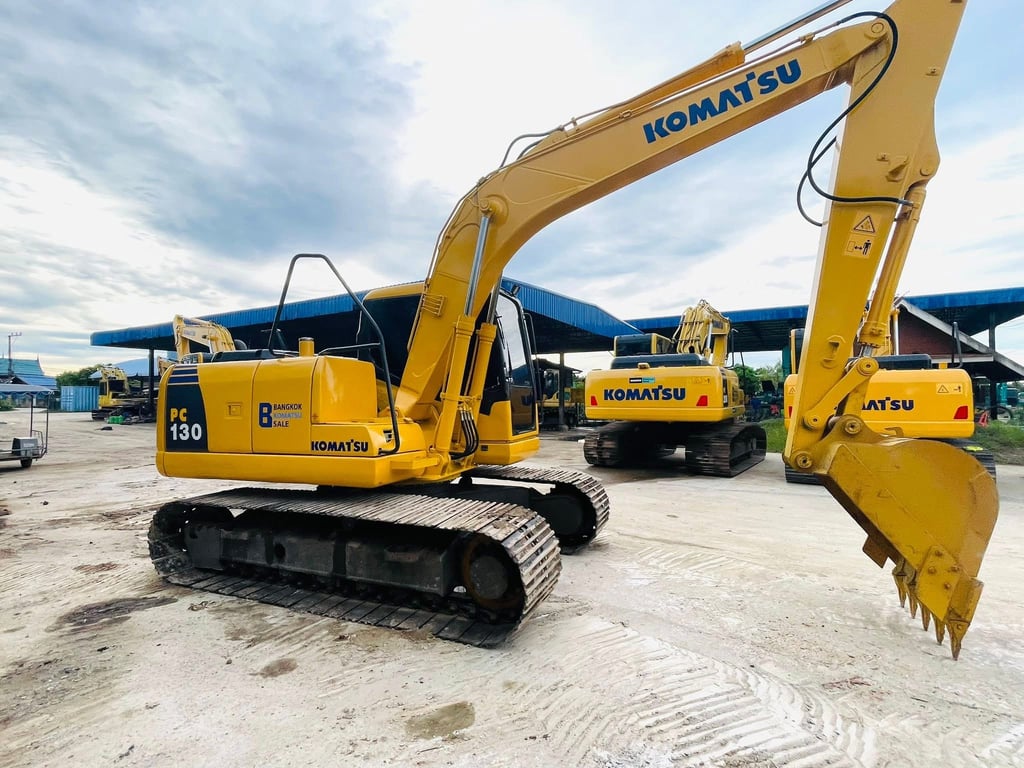 PC130-7 ไฟฟ้าครบ ระบบดี เครื่องปั้มแห้ง PC130-7 ไฟฟ้าครบ ระบบดี เครื่องปั้มแห้ง