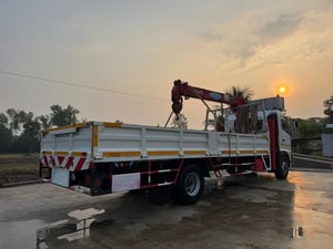 HINO 175 แรง 6 ล้อติดเครน 3 ตัน