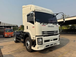 ISUZU FTR 240 MT หัวลาก 6ล้อ  เลขไมล์ 16x,xxx กิโล ยางใหม่ 6 เส้น 