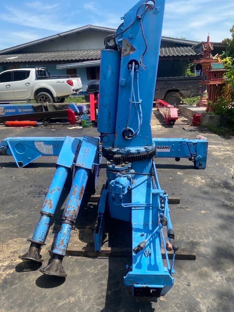 ขายด่วน เครน TADANO  ท้องเเบน ขนาด 4.5 ตัน 3 ปลอก 2 ชัก