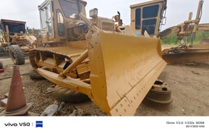 รถตีนตะขาบ D5B  แอร์เย็นๆ ช่วงล่างสวย 