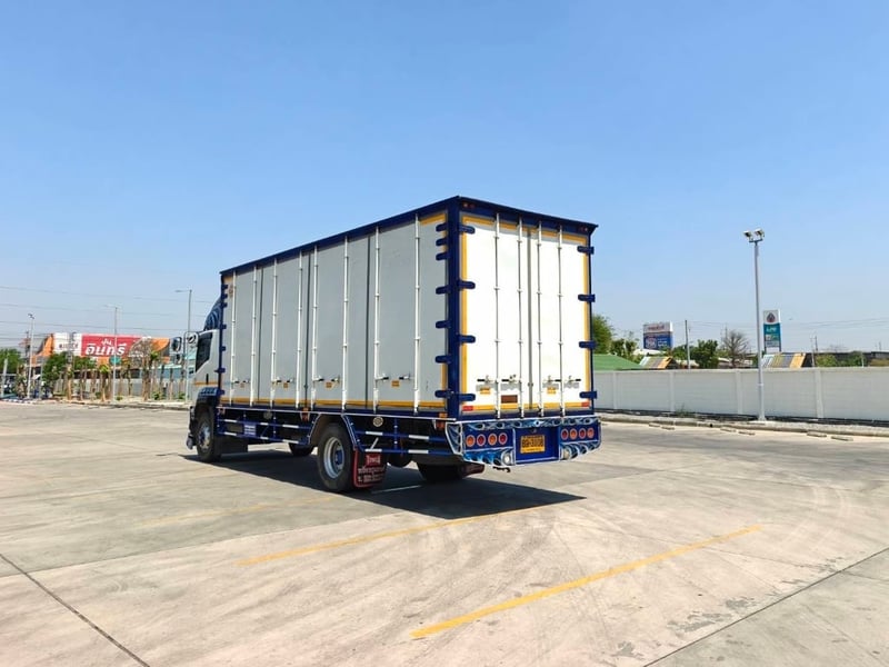 ISUZU FTR 240 MT ตู้แห้ง 10 บาน 