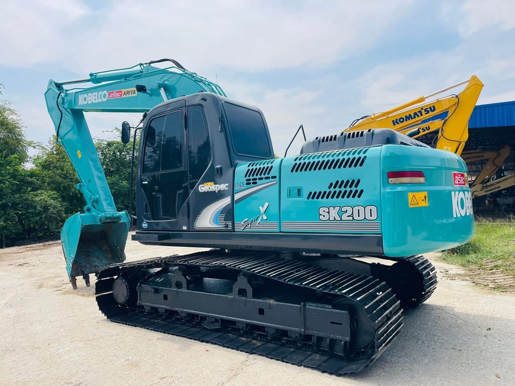 SK200-8YN12 ไฟฟ้าครบ ระบบดีมาก  เครื่อง-ปั้มแห้ง