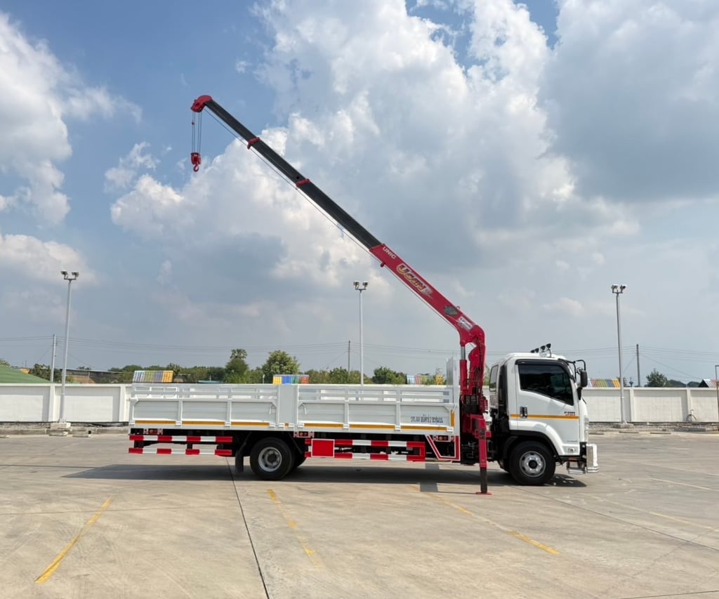 ฟรีๆ❗️ค่าจัด ค่าโอน ค่าส่ง ทั่วไทย❗️ไมล์ 84,526 กิโล ISUZU NEW FRR 210 ปี 2566 ติดเครน 3 ตัน