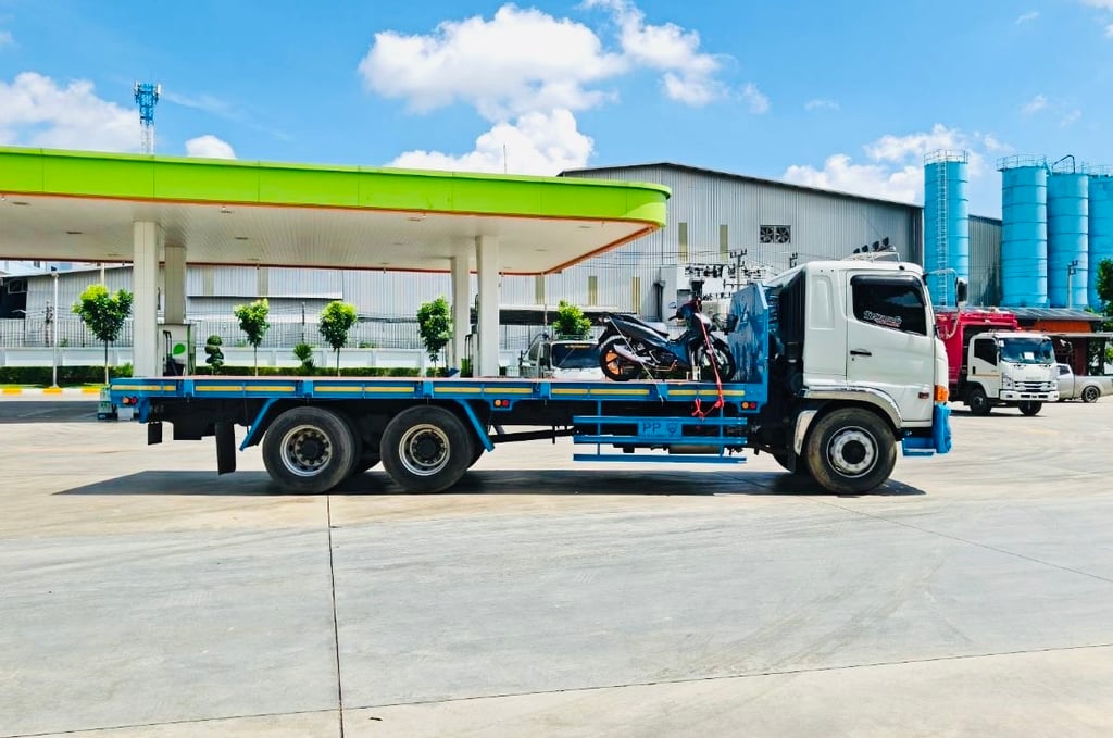 ไมล์ 7 หมื่นกว่า❗️HINO FL8J 260 เเรง  กะบะพื้นเรียบ 7.45 เมตร ปี 2566