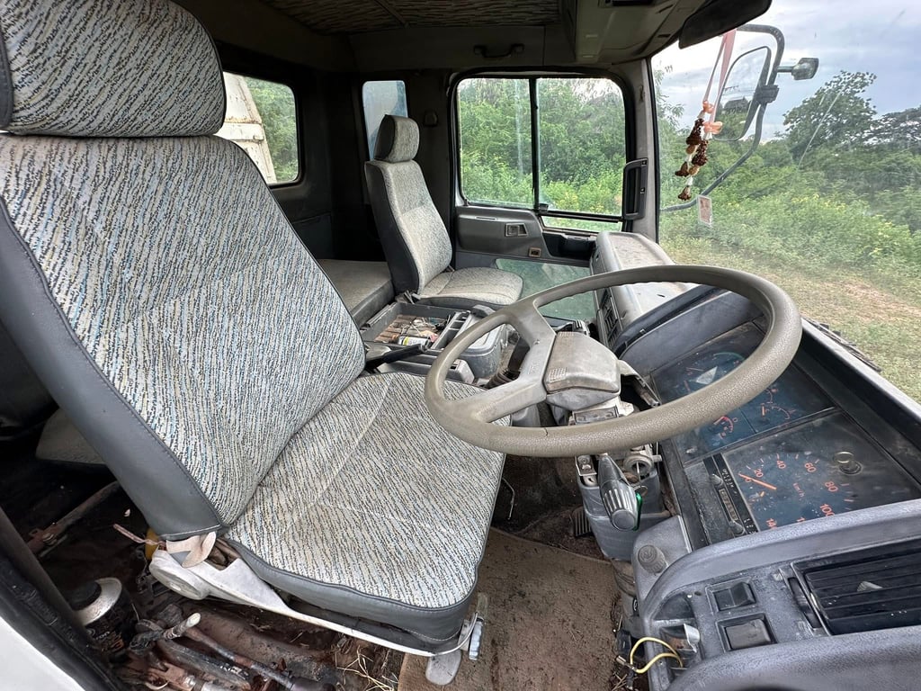6ล้อดั้มพ์ HINO.H07C (210 )  ยาง.825-16 