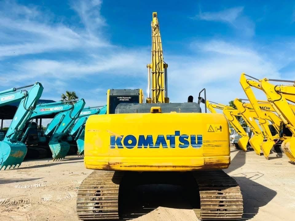 Komatsu PC200LC-8MO บูมยาว18 เมตร จอเหลือง Komatsu PC200LC-8MO บูมยาว18 เมตร จอเหลือง