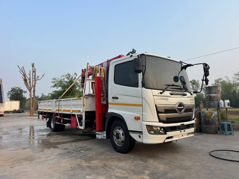 HINO 175 ติดเครน 3 ตัน 