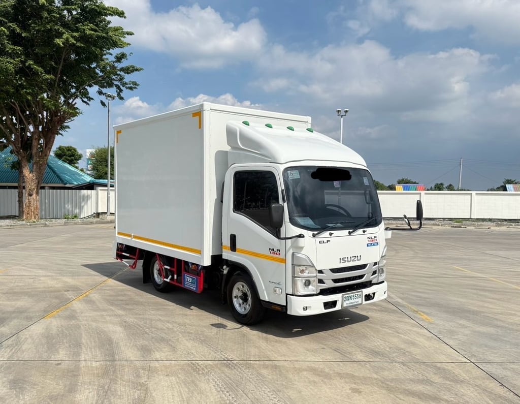 4 ล้อตู้แห้ง ISUZU NLR 130 ไมล์ 30,649 กิโล