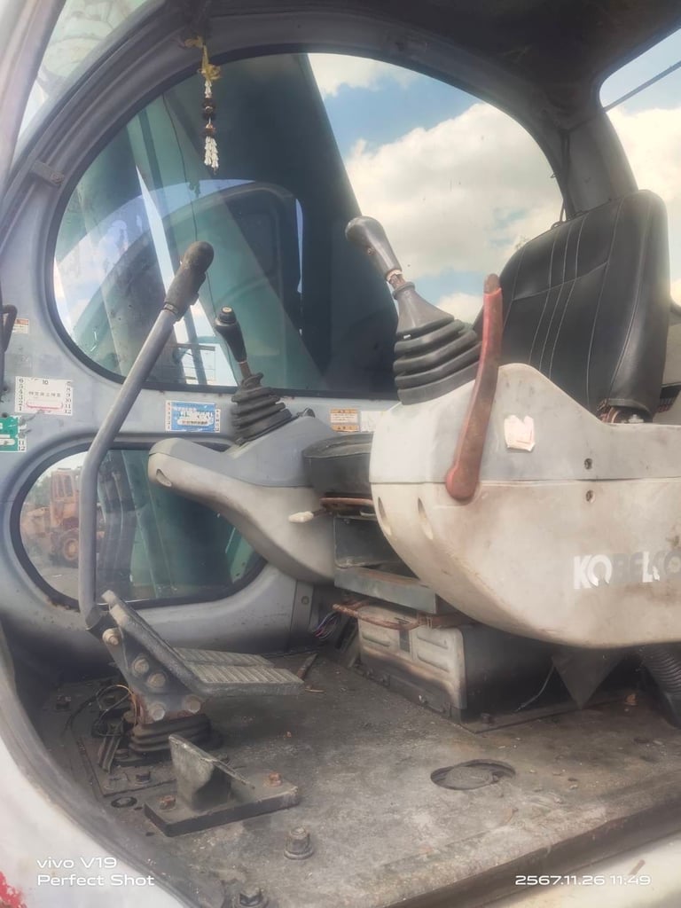 KOBELCO SK200 LC ช่วงล่างใหญ่ บูมยาว 16 เมตร KOBELCO SK200 LC ช่วงล่างใหญ่ บูมยาว 16 เมตร