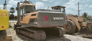 VOLVO EC210 D สนใจ.088-9799578 ระบบไฟฟ้าครบ เครื่องปั้มดี  ช่างล่างเต็ม 