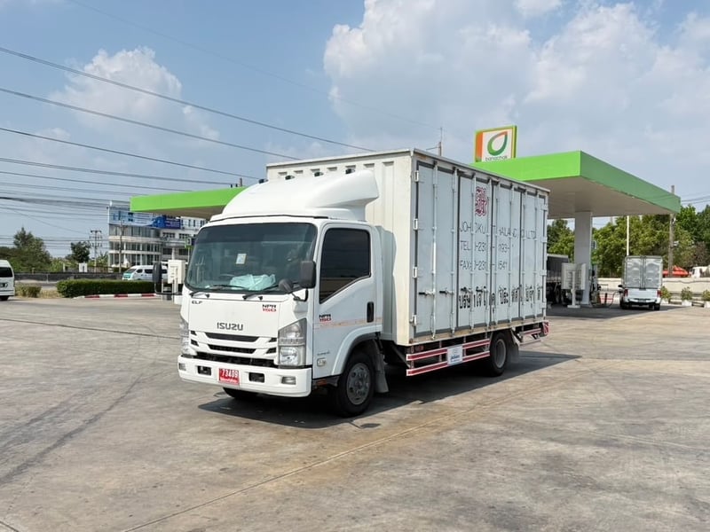 ISUZU NPR 150 ตู้เเห้ง 10 บาน  ยาว 5 เมตร