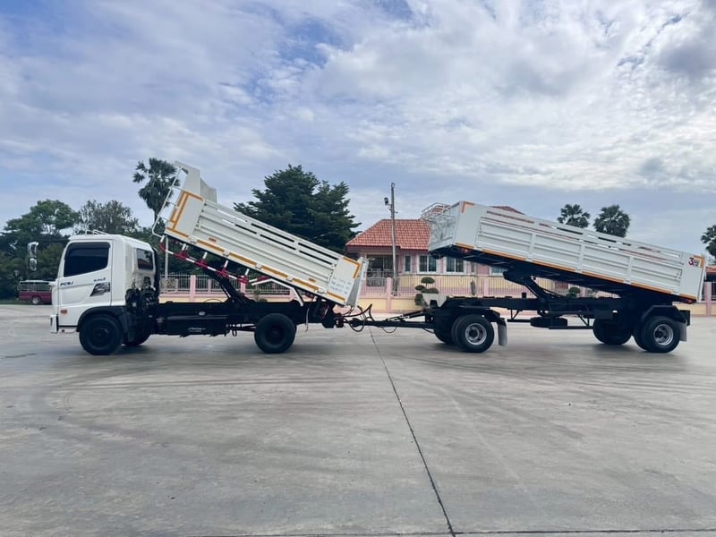HINO FC 9J 210 แรง (6ล้อ)พ่วงแม่ลูก ดั้มพ์