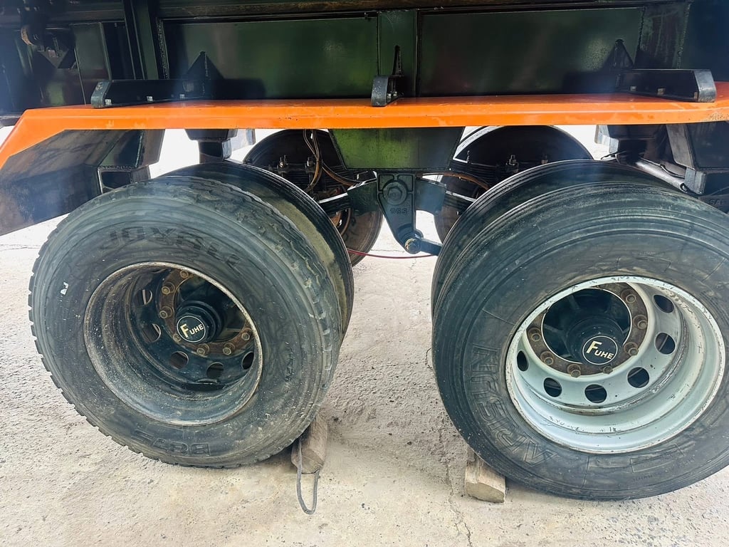 ขายด่วน หางเซมิดั้มพ์ ปี 2566 สองเพลา ยาว.7.00. เมตร ขายด่วน หางเซมิดั้มพ์ ปี 2566 สองเพลา ยาว.7.00. เมตร