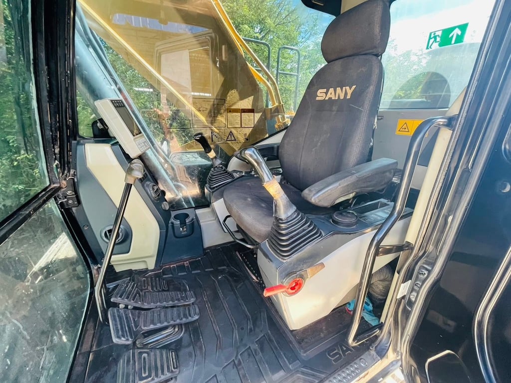 SY215C ไฟฟ้าครบ ระบบดีมาก เครื่อง-ปั้มแห้ง SY215C ไฟฟ้าครบ ระบบดีมาก เครื่อง-ปั้มแห้ง