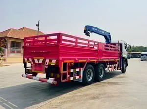 ISUZU FVM 300 MT 10ล้อติดเครน ZE 5 ตัน