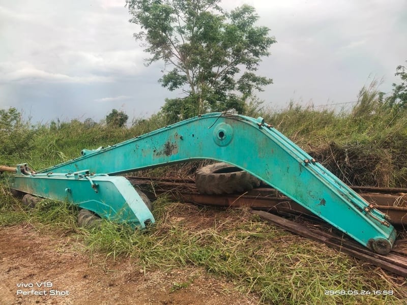 ขายบูมยาว HITACHI ZX200 ยาว 16 เมตร 